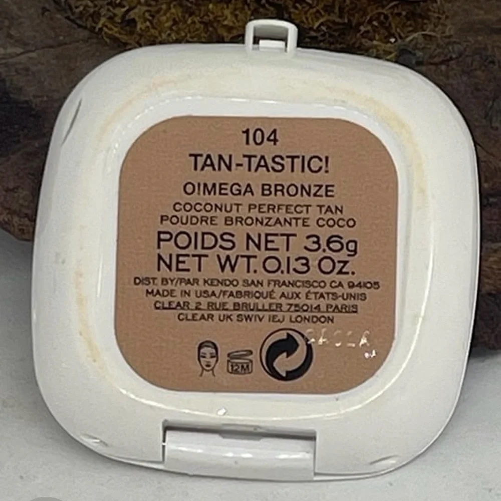 Marc Jacobs TANTASTIC Omega Bronze CoCONUT PERFECT TAN compact .13oz